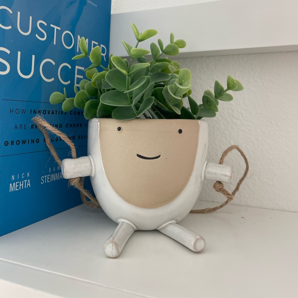 Hanging Beige Cream Smiling Planter Pot